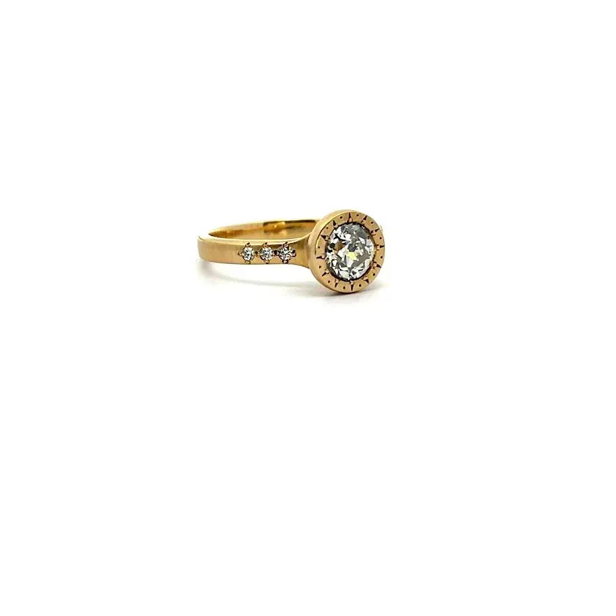 18 karat Yellow Gold and Diamond Ring, 0.91 CT