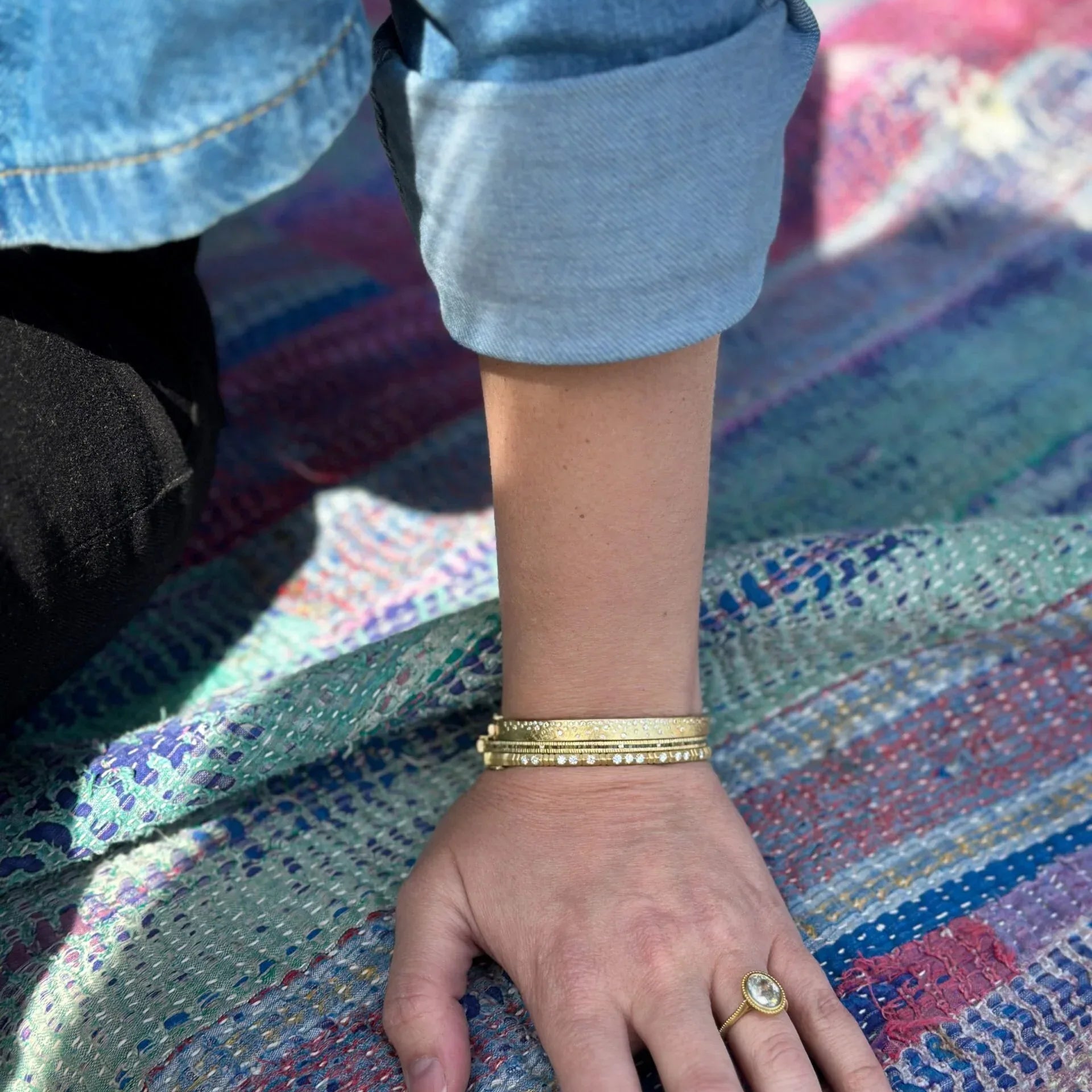 Diamond and 18 karat Yellow Gold Hinge Bracelet