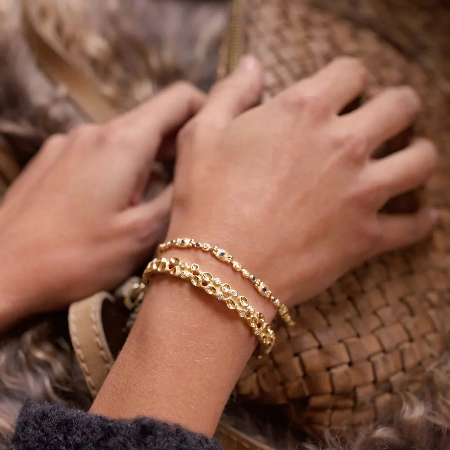 18 karat Yellow Gold, Diamond and Sapphire Hinge Bracelet