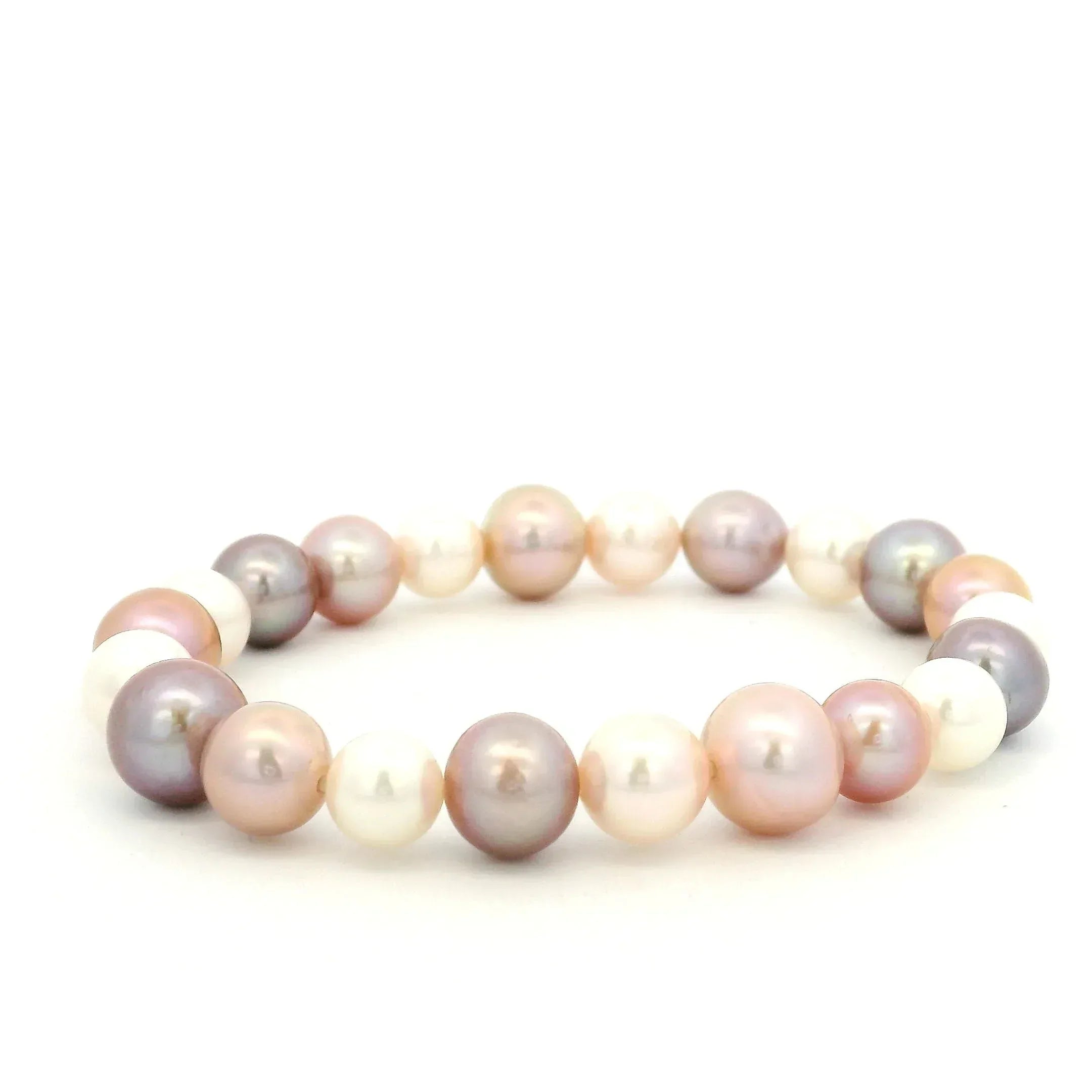 Akoya stretch bracelet