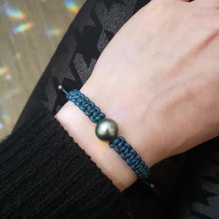 Tahitian Pearl Navy Macrame Bracelet