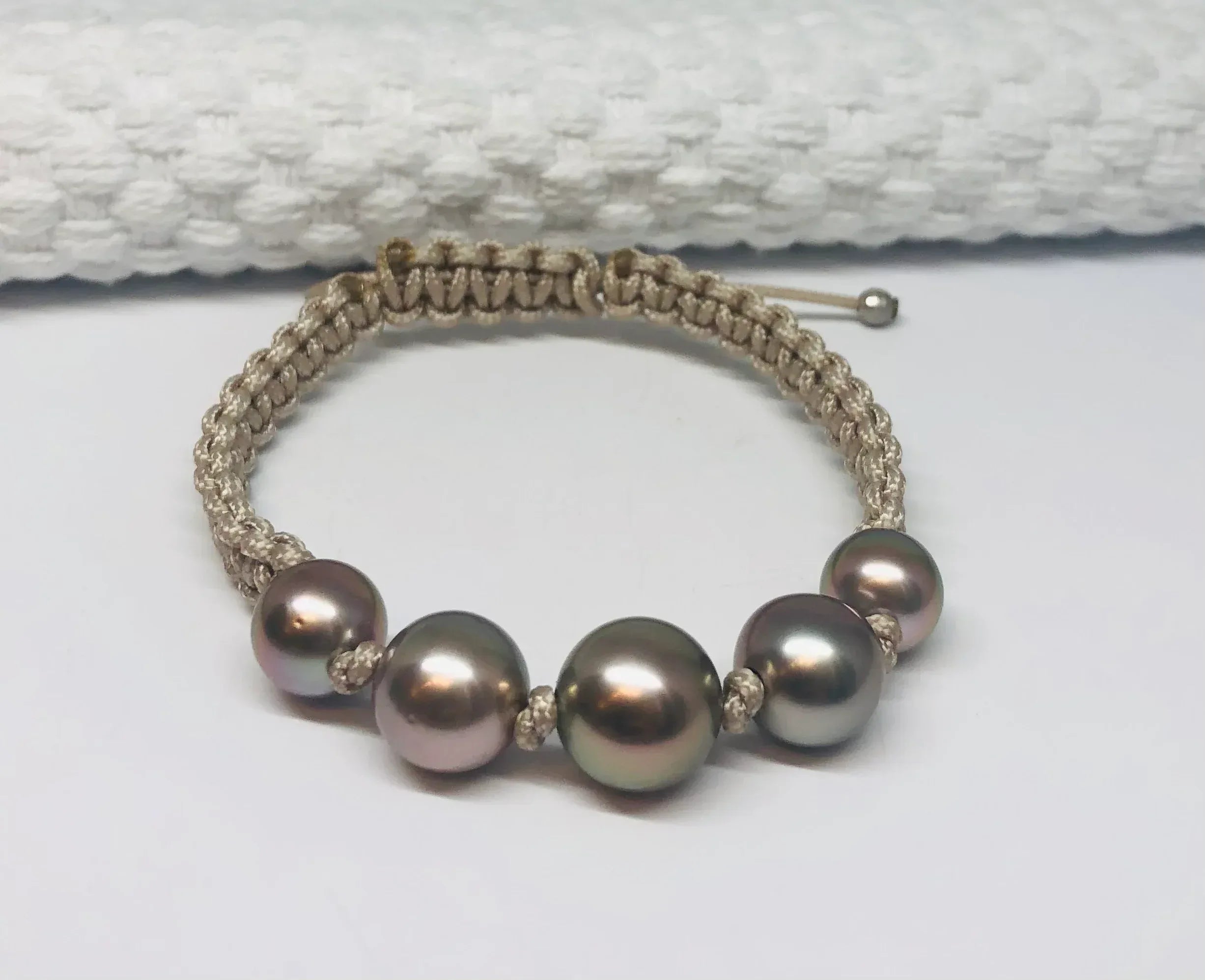 Tahitian Pearl Beige Macrame