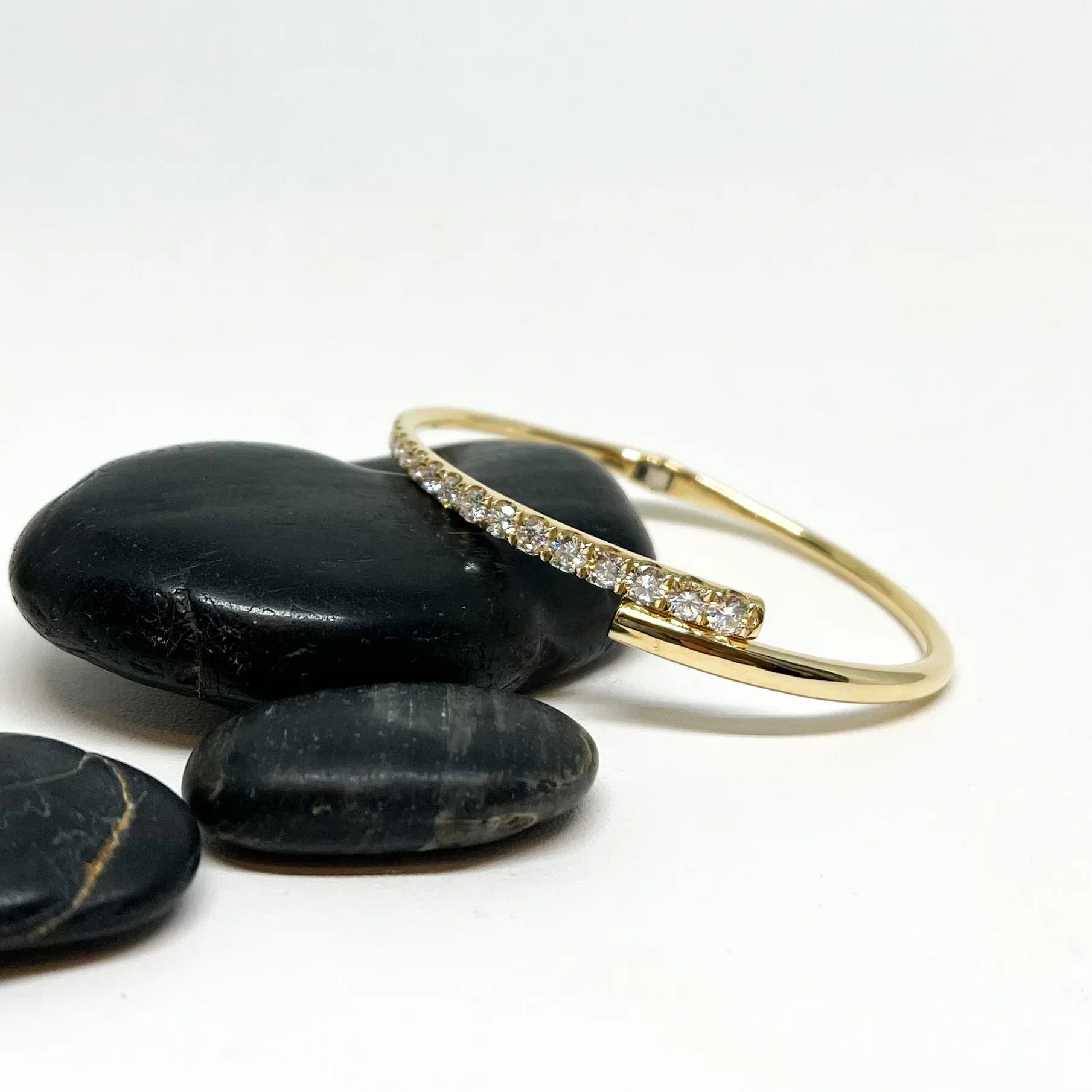 18 karat Yellow gold and Diamond 'Lola Cuff'