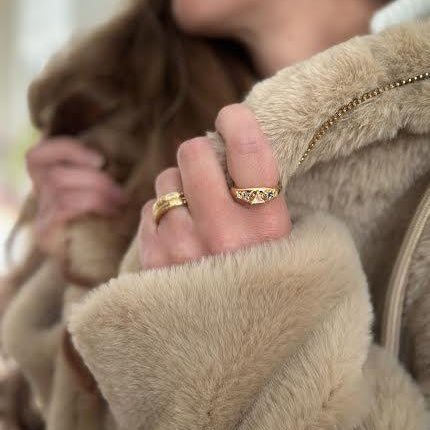 18 karat Yellow Gold and Moonstone, Sapphire and Diamond Signet Ring