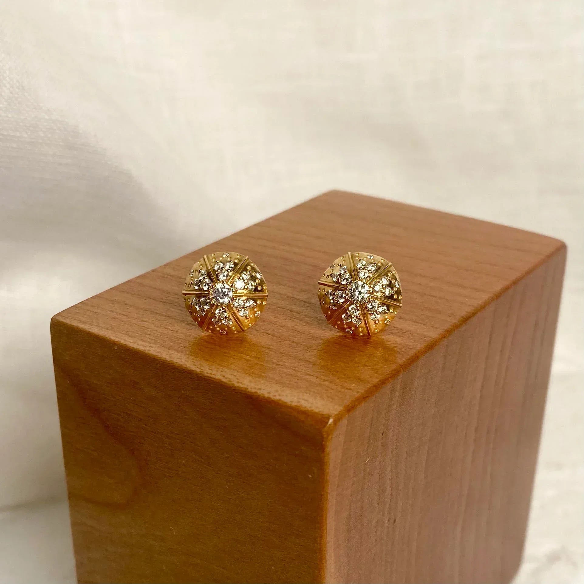 18 karat Yellow Gold and Diamond Stud Earrings