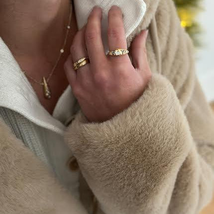 18 karat Yellow Gold and Moonstone, Sapphire and Diamond Signet Ring