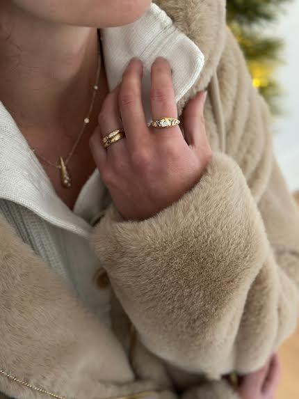 18 karat Yellow Gold and Moonstone, Sapphire and Diamond Signet Ring