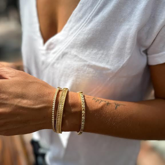 18 karat Yellow Gold "Rays" Bangle