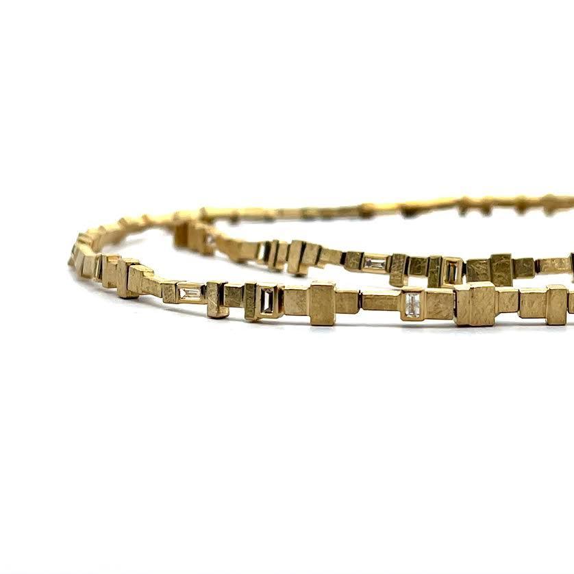 18 karat Yellow Gold and Baguette Diamond Necklace