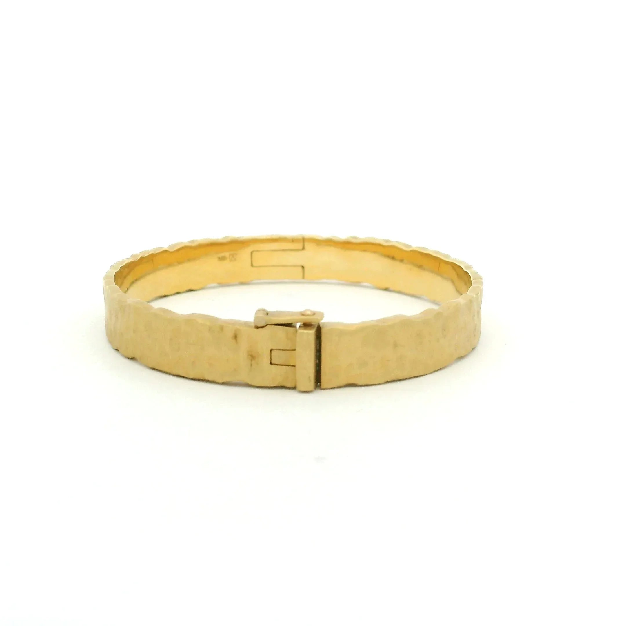 18 karat Yellow Gold Hammered Hinge Bangle