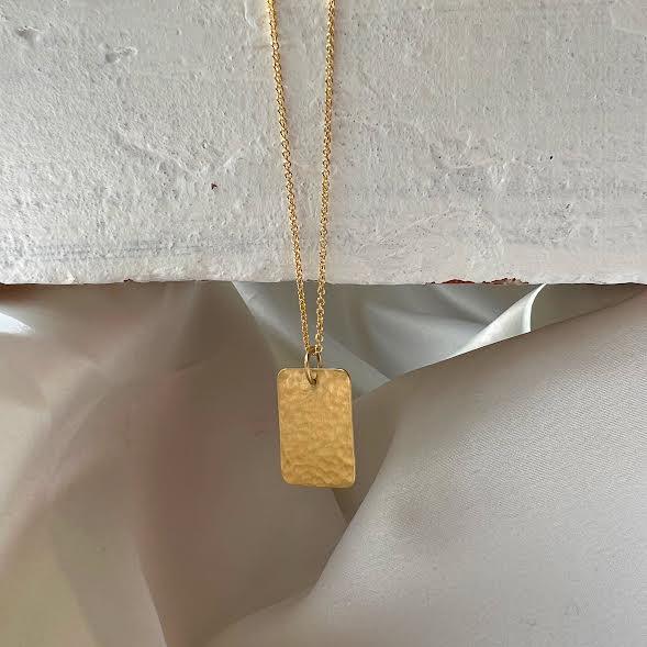 18 karat Yellow Gold Hammered Tag Pendant