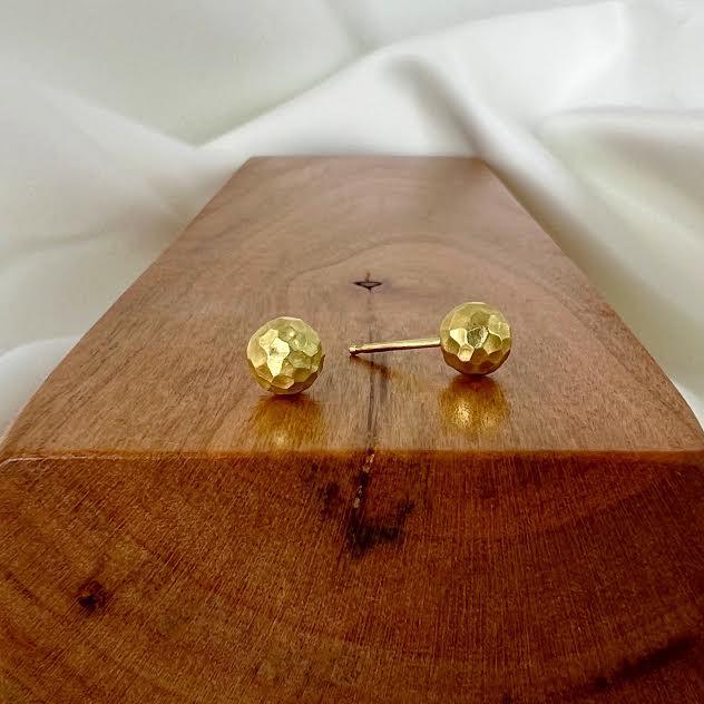 18 karat Yellow Gold Hammered Sphere Earrings