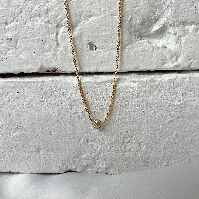 18 karat Yellow Gold and Diamond Necklace, 0.20 CT