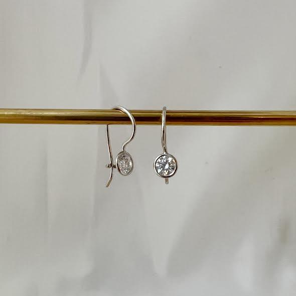 18 karat White Gold and Diamond Earrings