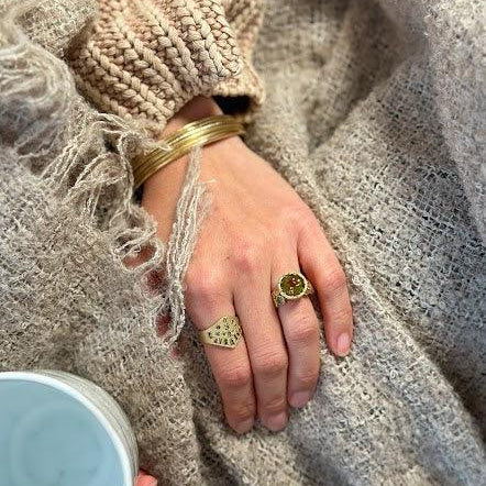 18 karat Yellow Gold Bangle, Satin