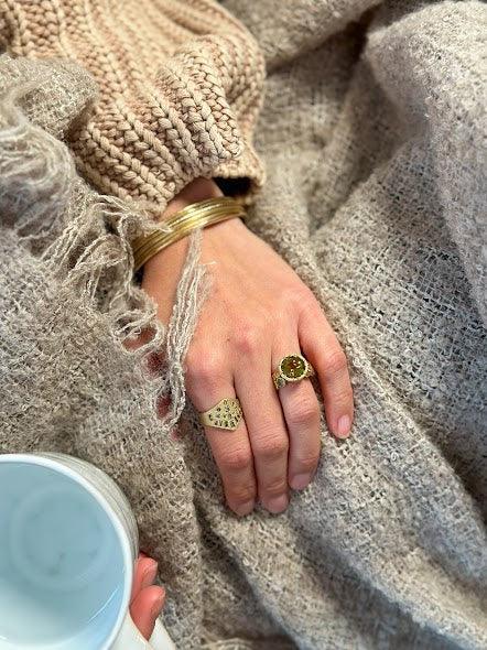 18 karat Yellow Gold Bangle, Satin