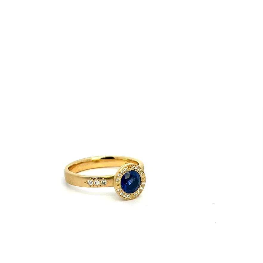 18 karat Yellow Gold, Sapphire and Diamond Halo Ring
