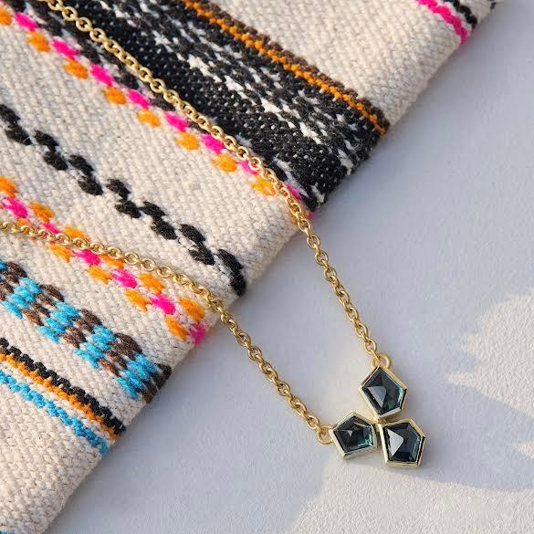 18 karat Yellow Gold and Geometric Green Sapphire Necklace