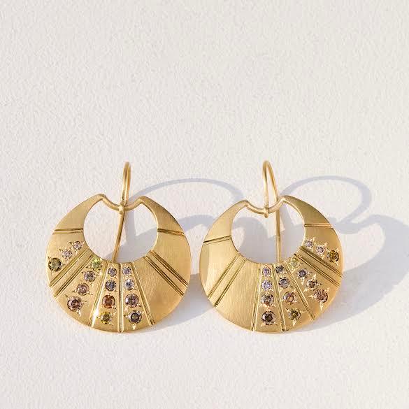 18 karat Yellow Gold and Diamond Carved Notch Earrings