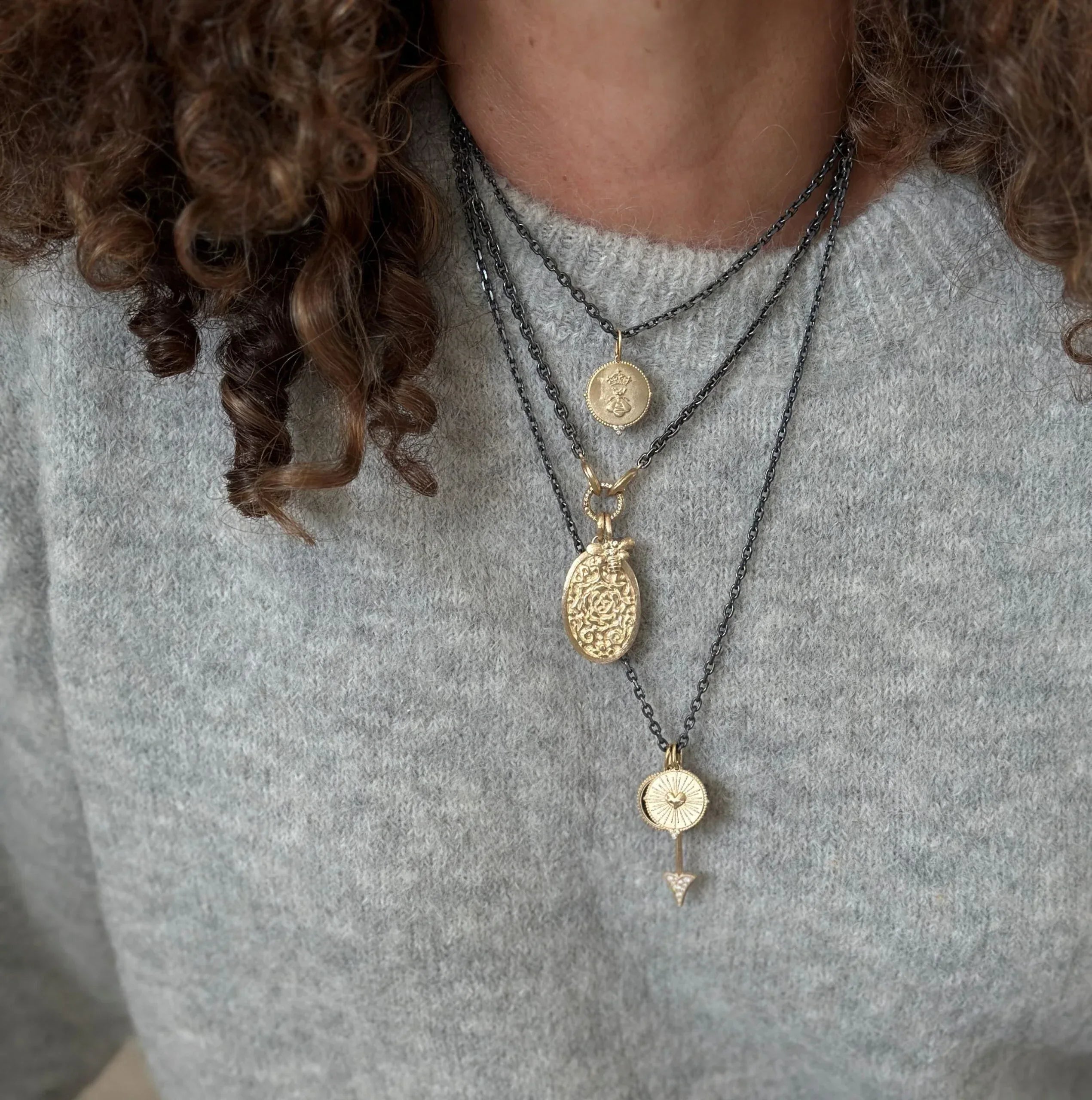 14 Karat Yellow Gold Queen Bee Charm