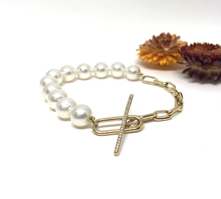 South Sea Pearl and Gold Diamond Toggle Link Bracelet