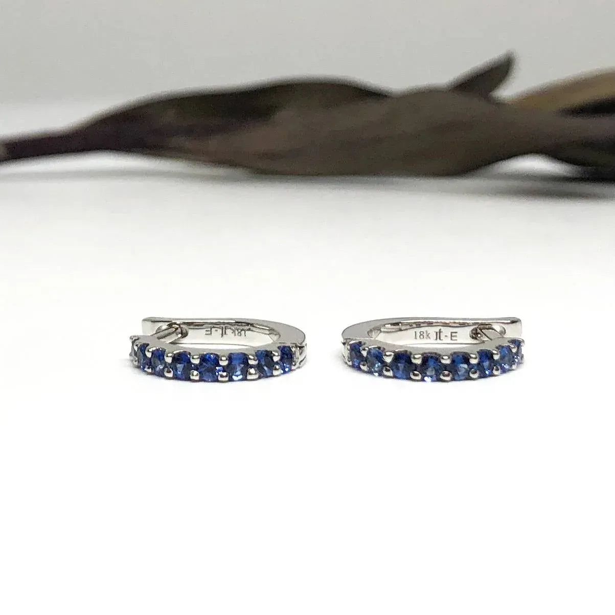 WHITE GOLD, DIAMOND “CIRQUE” SLIM HOOP