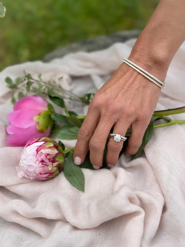 Kwiat Hinged Yellow Gold and Diamond Bracelet