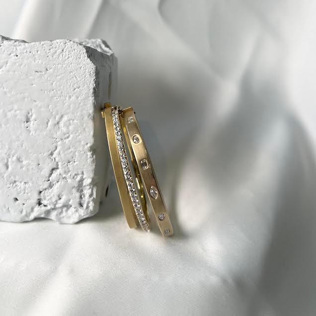 Yellow Gold, Diamond Hinged Bangle Bracelet