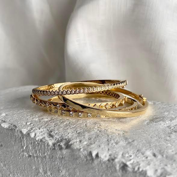 18 karat Yellow Gold and Diamond "Mandala Petal" Bangle