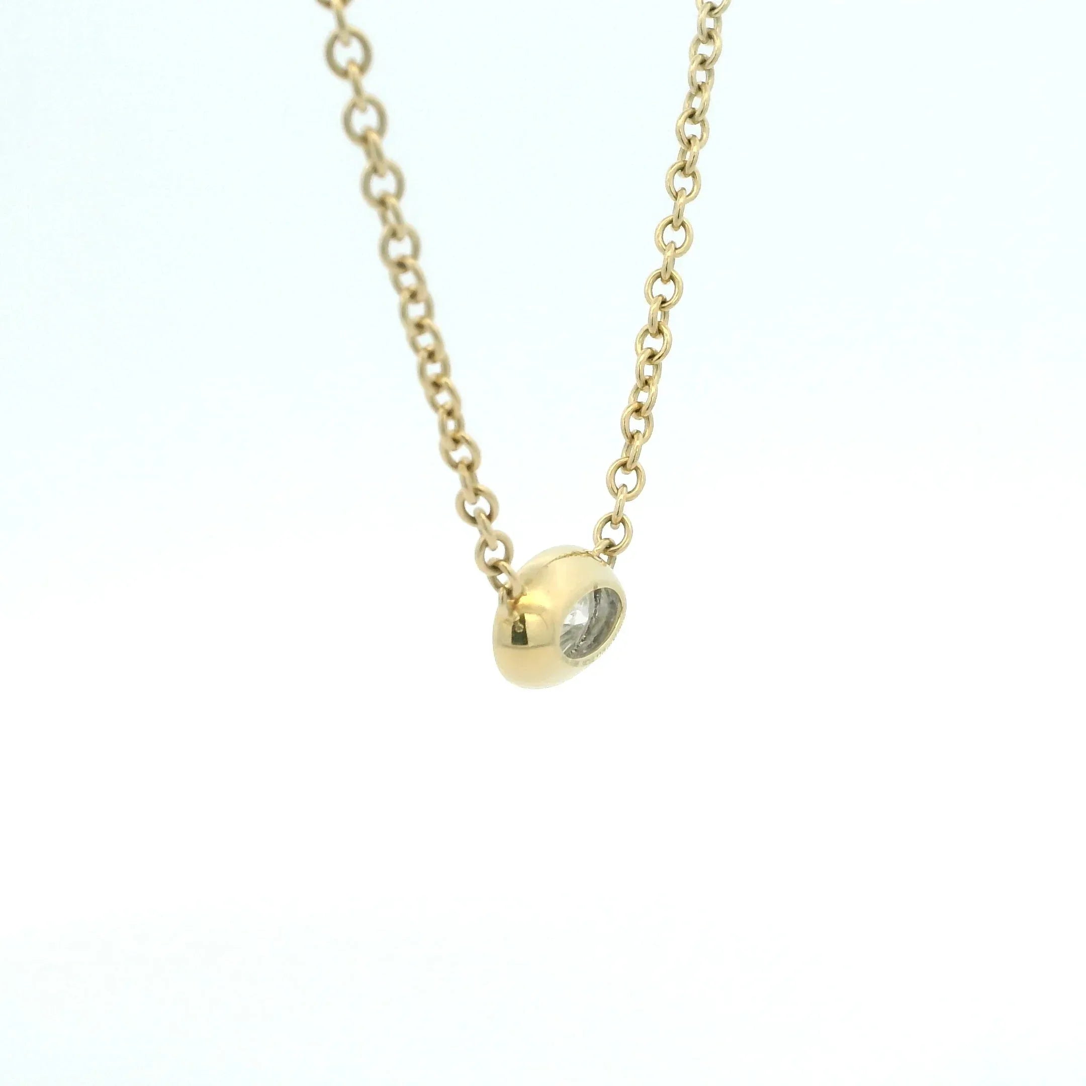 East to West Moval Diamond Solitaire