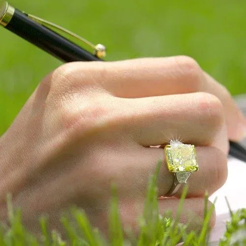 7.01 YELLOW DIAMOND