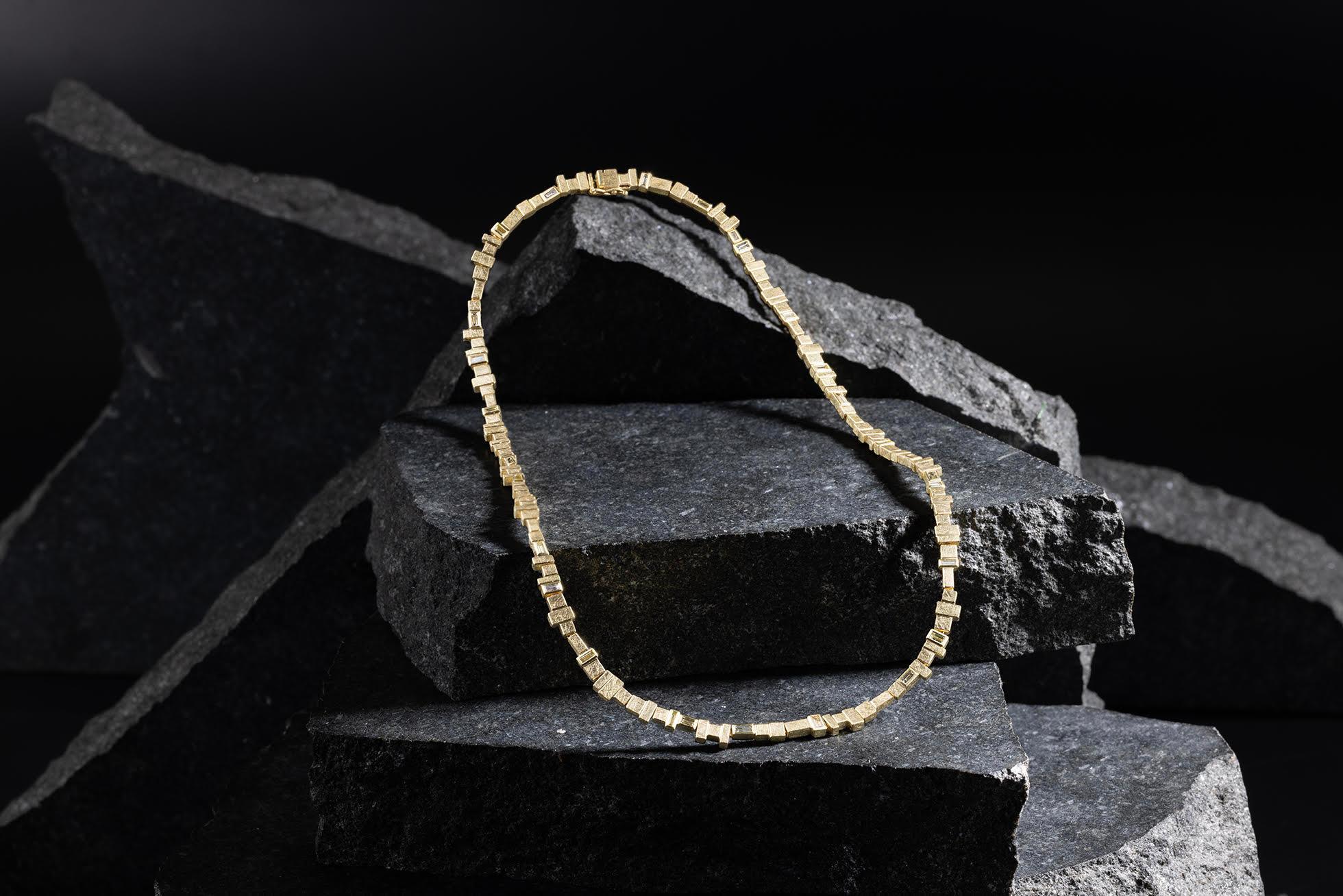 18 karat Yellow Gold and Baguette Diamond Necklace