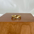 18 karat Yellow Gold Satin V Band