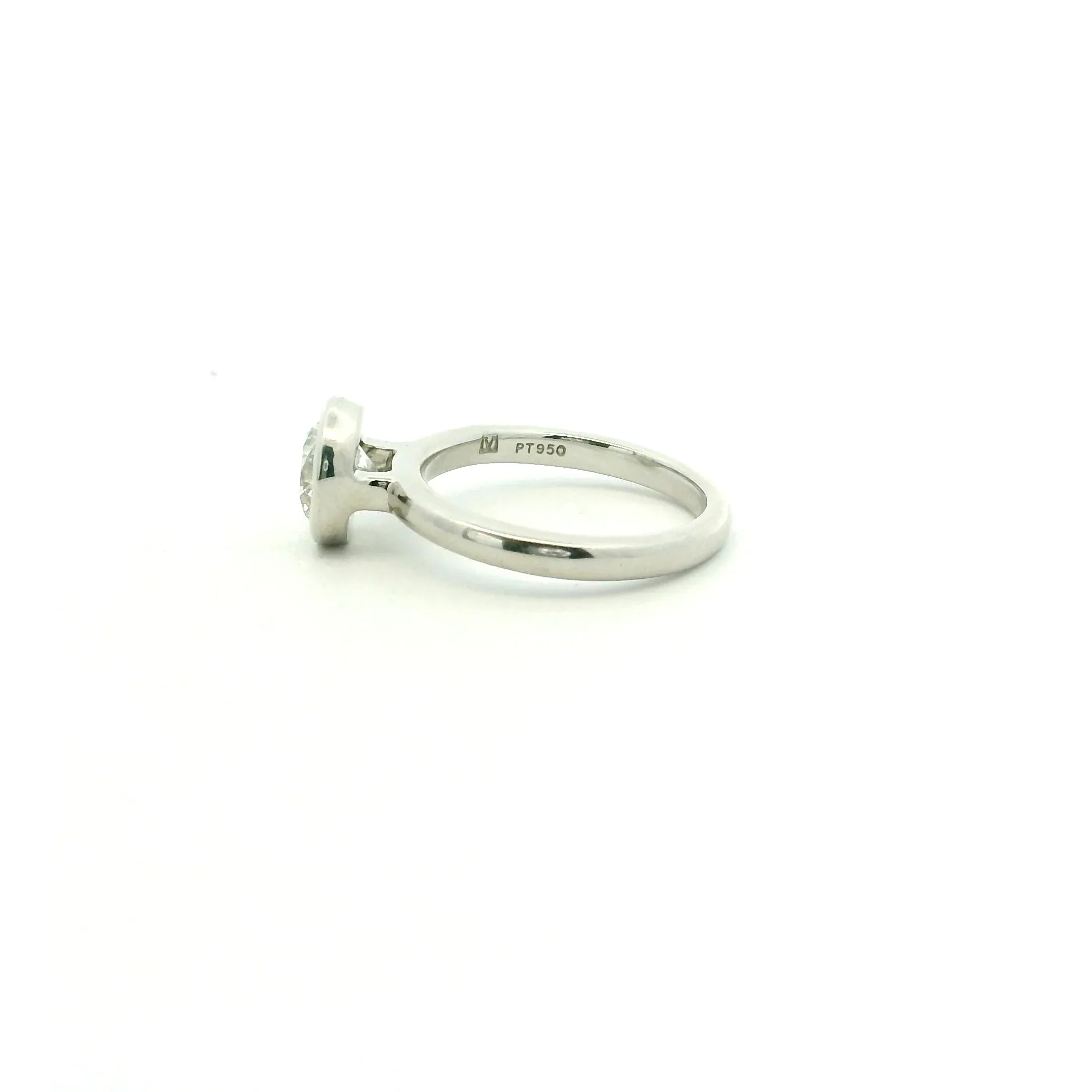1.50 GSI1 Platinum Bezel Solitaire