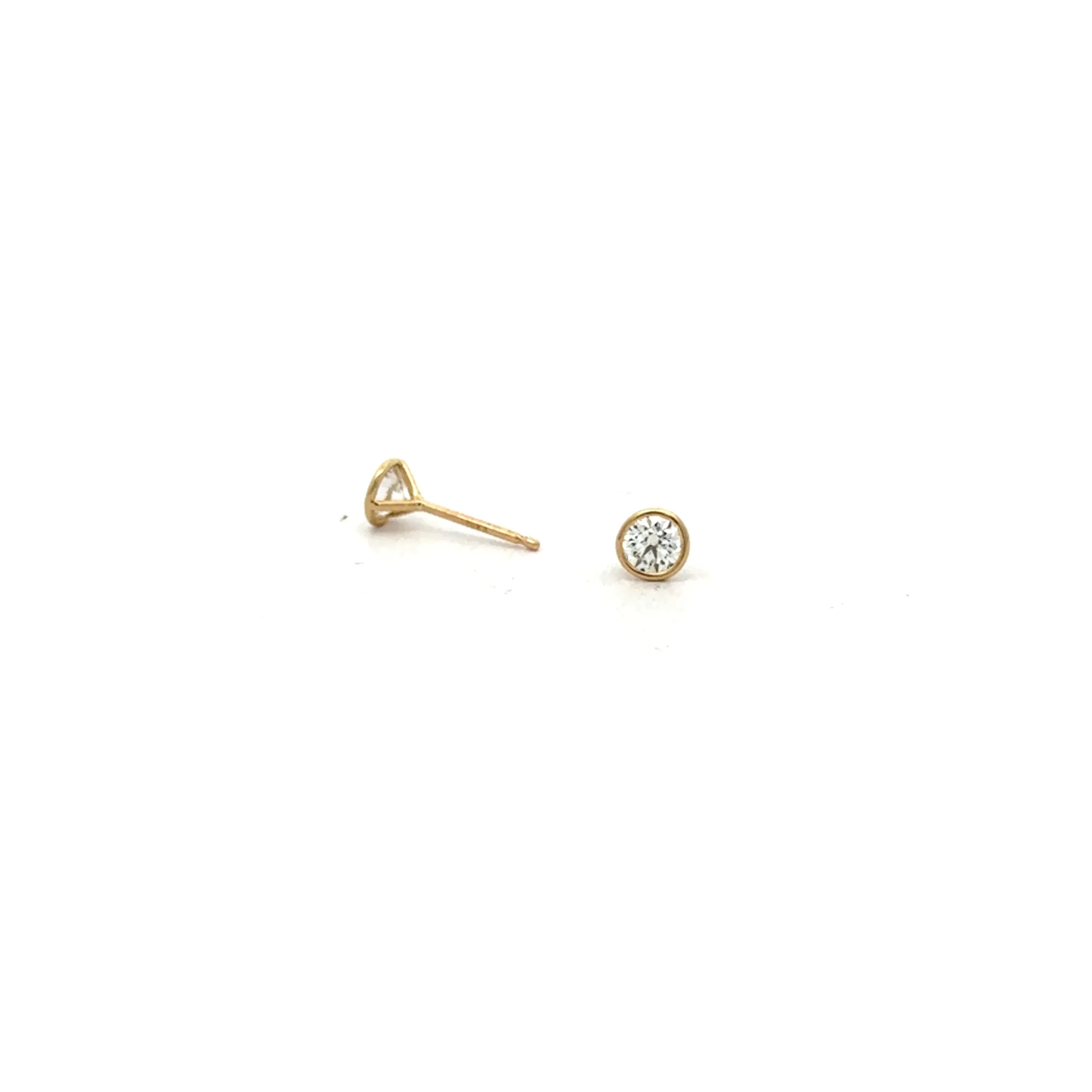 18 karat Yellow Gold and Diamond Stud Earrings