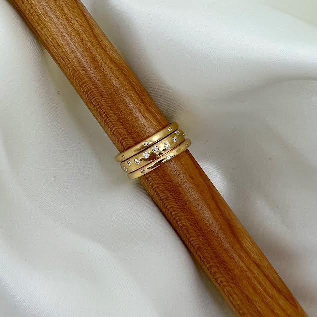 Yellow Gold and Diamond High Polished Band