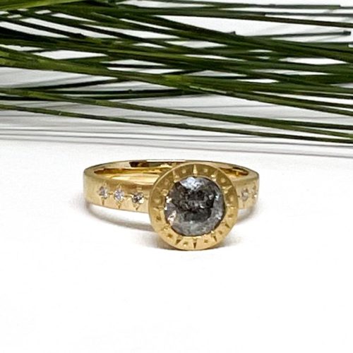 0.96CT Gold and Diamond Ring