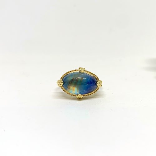 Yellow Gold and Oval Moonstone RIng 7.7 CT