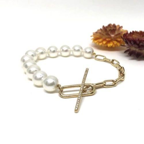 South Sea Pearl and Gold Diamond Toggle Link Bracelet