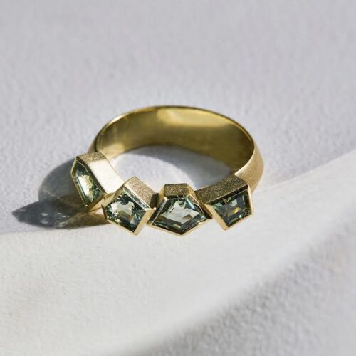 18 karat Yellow Gold and Green Geometric Sapphire Ring
