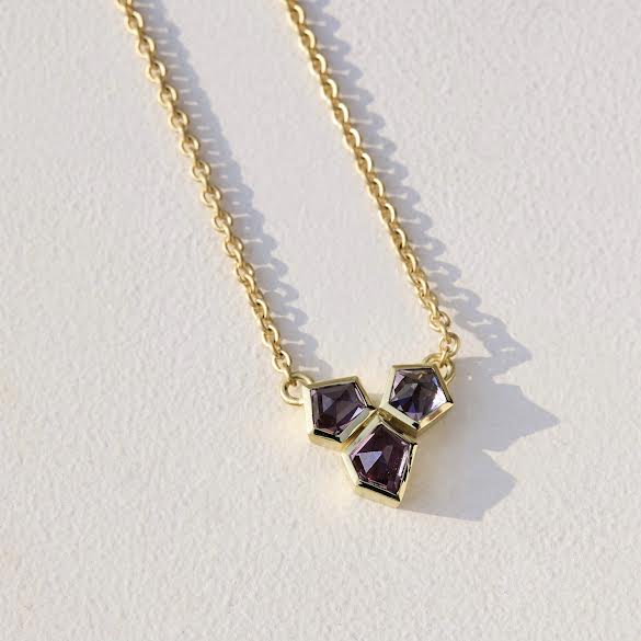 18 karat Yellow Gold and Geometric Sapphire Necklace
