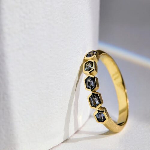 18 karat Yellow Gold and Spinel Hexagon Ring