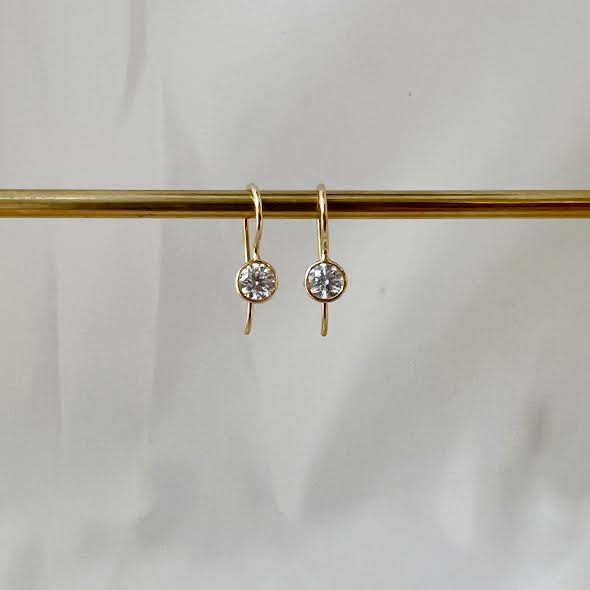 18 karat Yellow Gold and Diamond Earrings