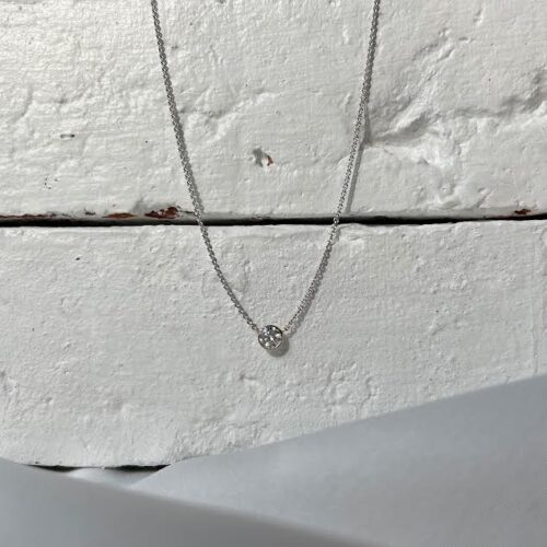 18 karat White Gold and Diamond Necklace, 0.40 CT