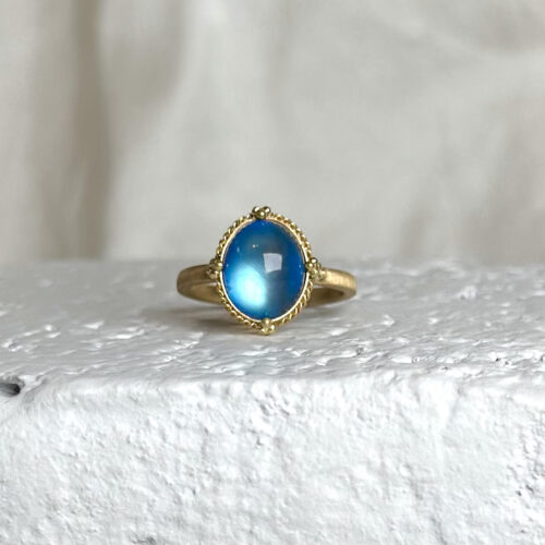 Oval Cabachon Moonstone Ring