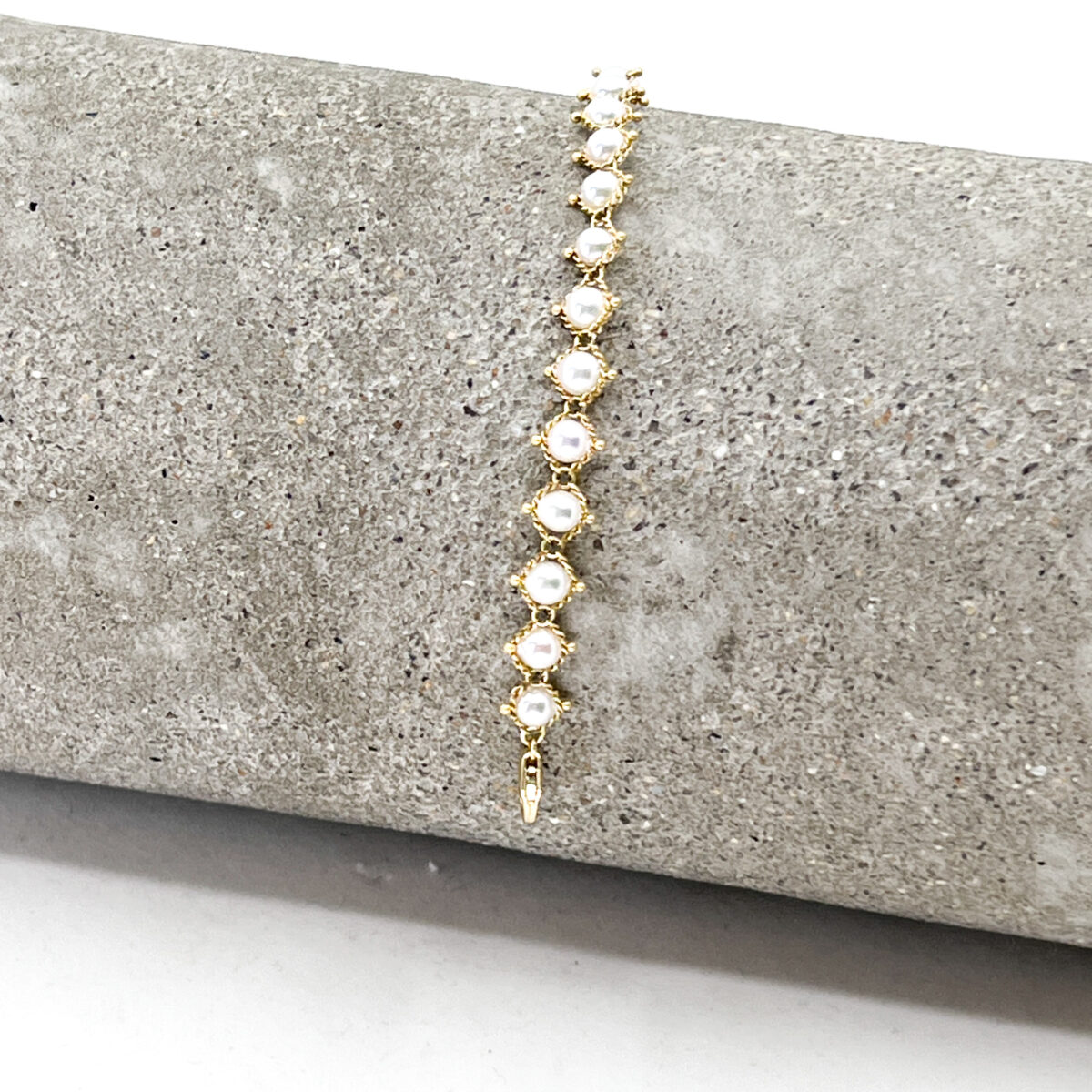 Yellow Gold and Akoya Pearl Bracelet