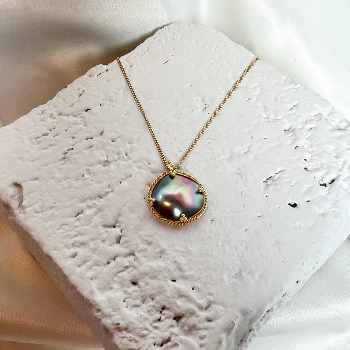 Yellow Gold and Mabe Pearl Pendant Necklace