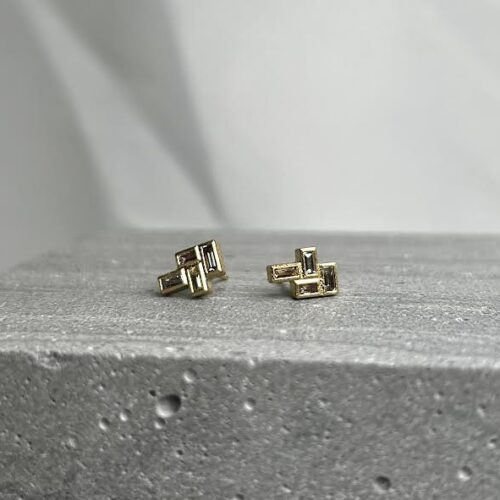 18 karat Yellow Gold and Diamond Stud Earrings