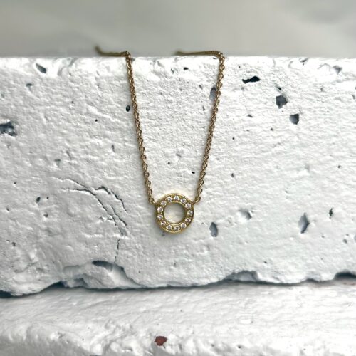 18 karat yellow gold and diamond 'O' Pendant