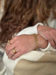 18 karat Yellow Gold and Diamond Link Bracelet